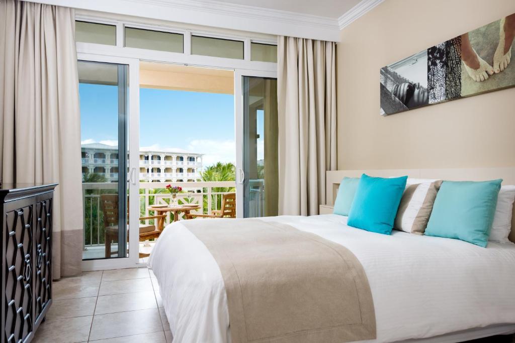 Postel nebo postele na pokoji v ubytování Alexandra Resort - All Inclusive