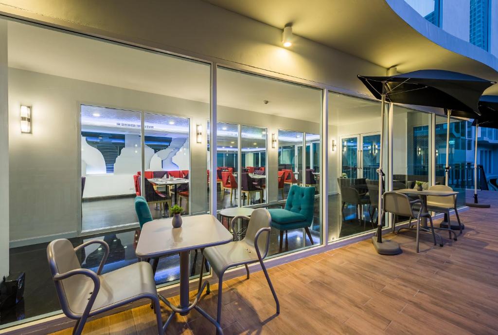 Anajak Bangkok Hotel - SHA Plus - Resim 31