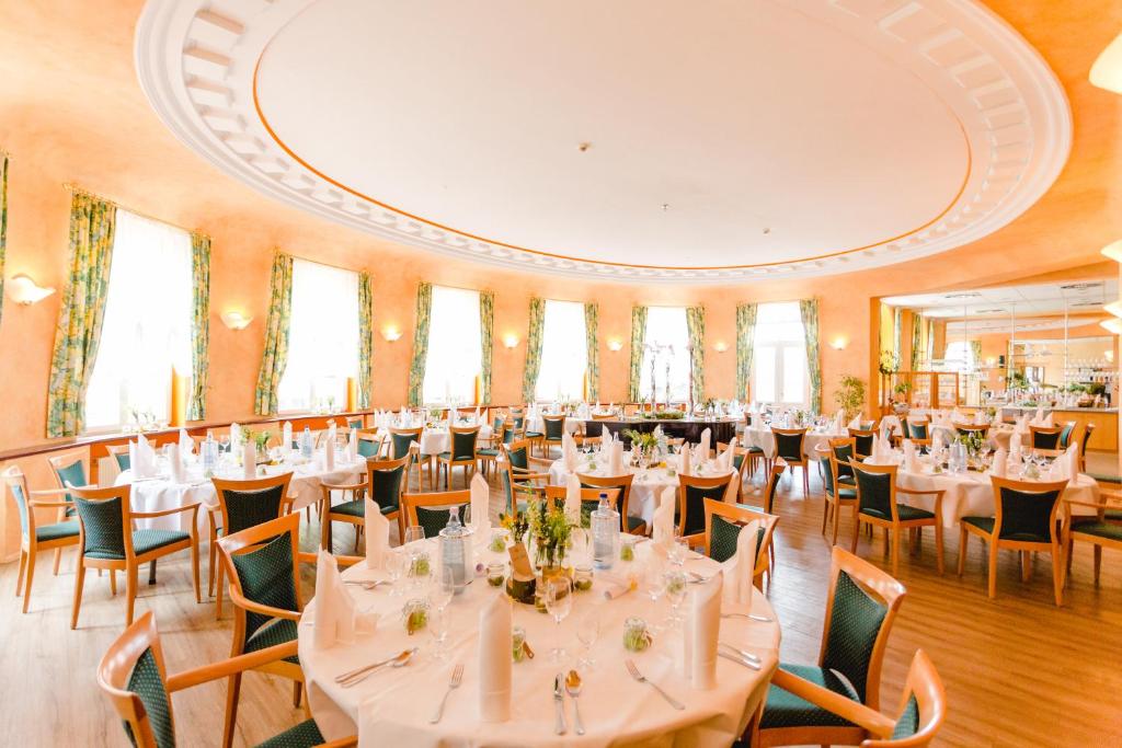 Restaurace v ubytování Kurhotel Fürstenhof by David