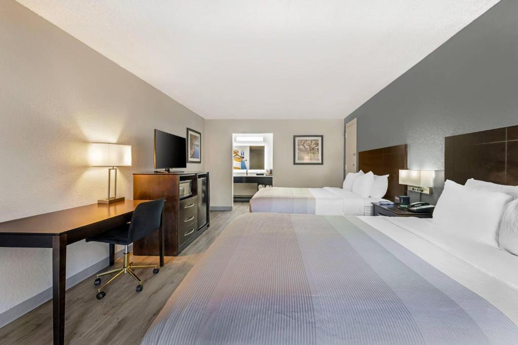 Quality Inn & Suites Live Oak I-10 Exit 283 - Housity