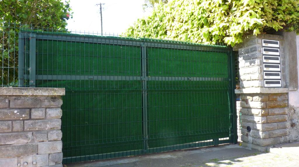 AZORES GARDEN HOUSE - Suites B&B and Private Apartments - Self Access KEYBOARD - 9