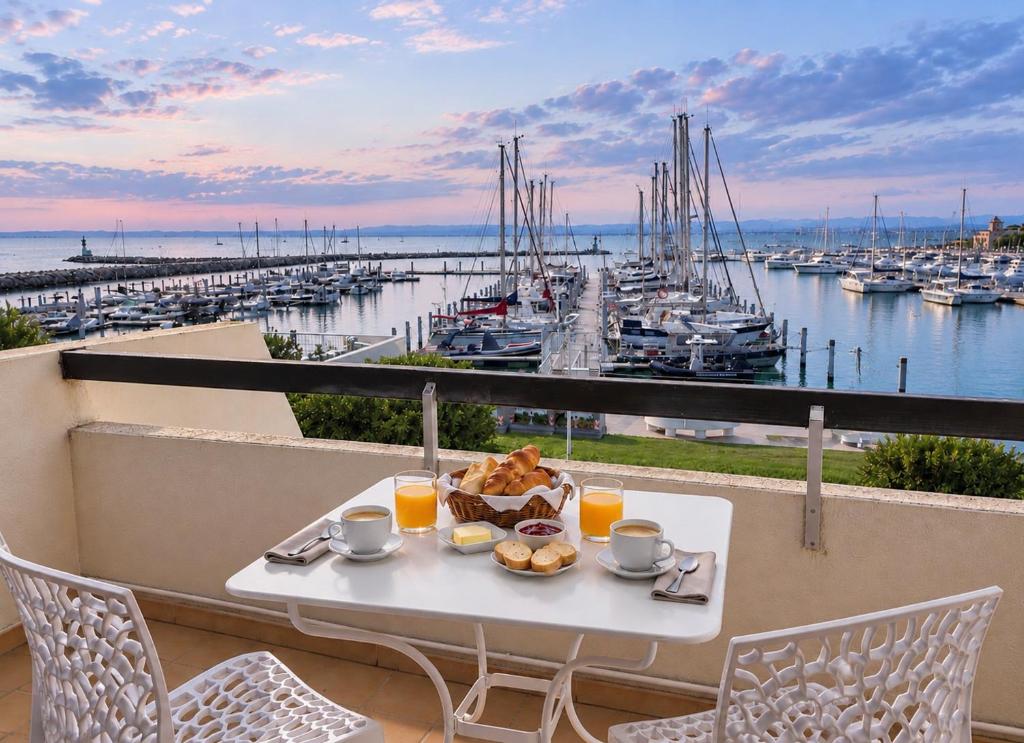 Adoya Plage Studio Vue mer et port Parking gratuit WiFi , Piscine, Tennis