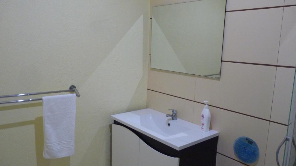 AZORES GARDEN HOUSE - Suites B&B and Private Apartments - Self Access KEYBOARD - 7