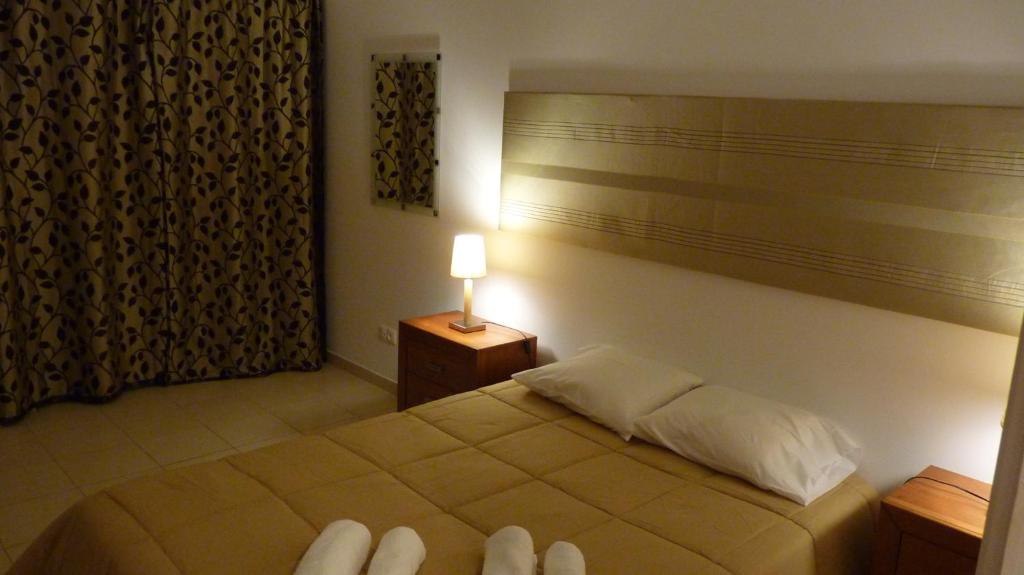 AZORES GARDEN HOUSE - Suites B&B and Private Apartments - Self Access KEYBOARD - 10