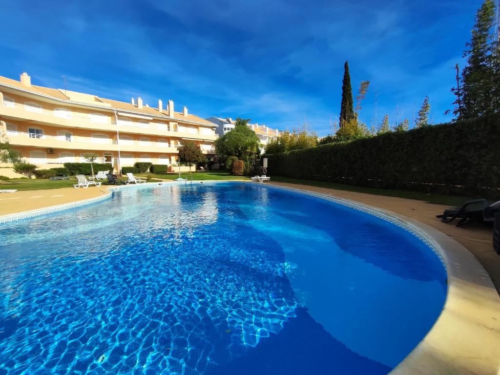 Vilamoura Typical 5 With Pool by Homing