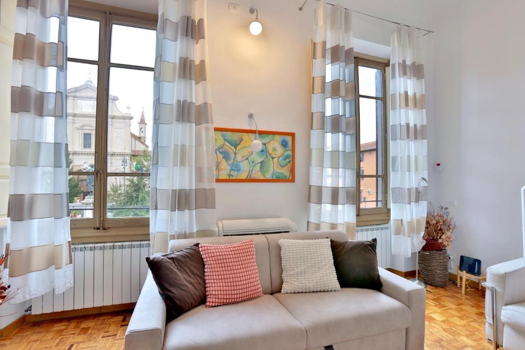 GuestHost - Comfy Flat in Piazza San Marco!