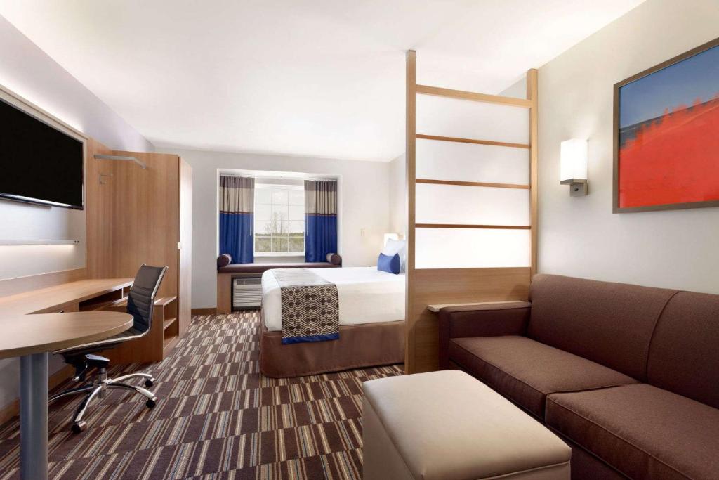 Posezení v ubytování Microtel Inn & Suites by Wyndham Niagara Falls