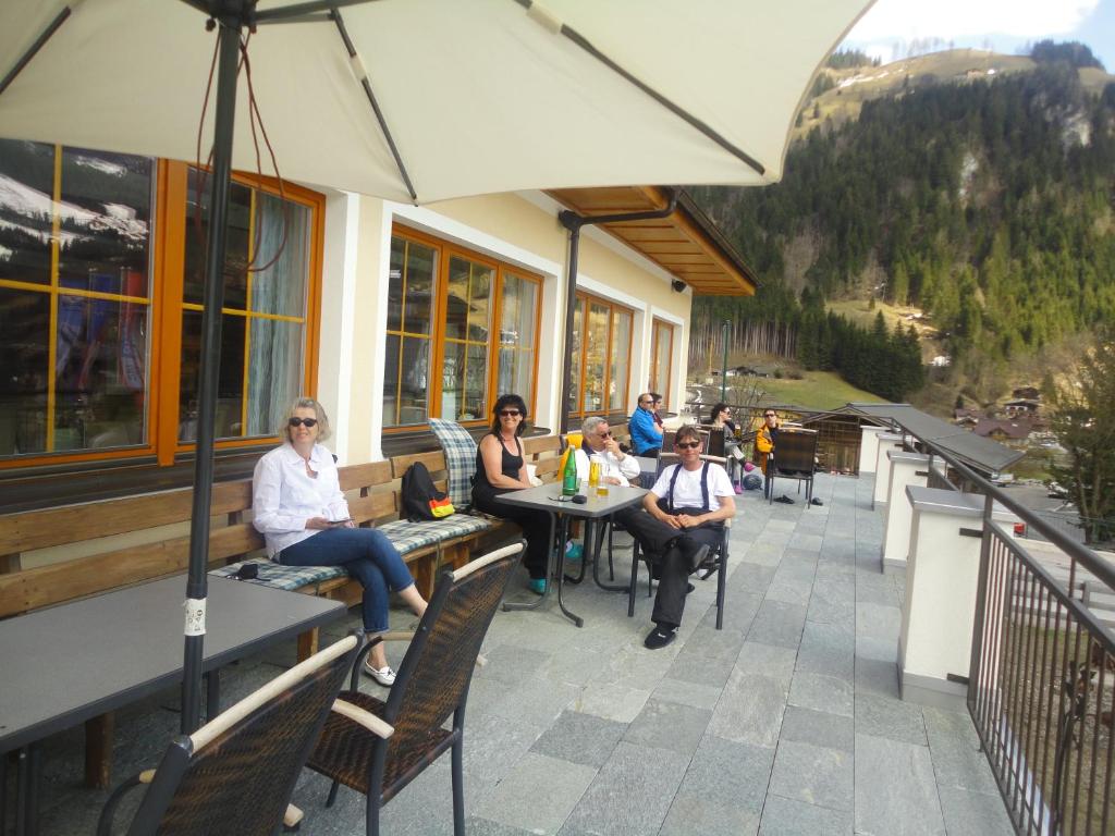 Hostia v ubytovaní Hotel Roslehen
