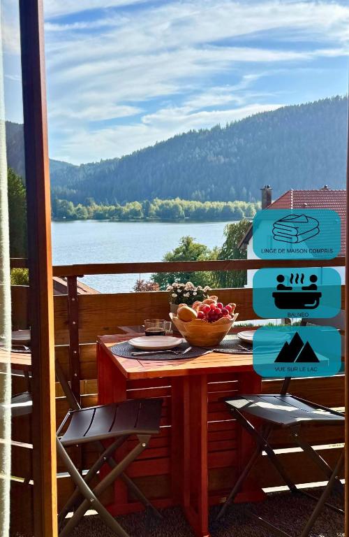 La Suite and Le Cocon, 2 apartments, balnéo avec vue lac