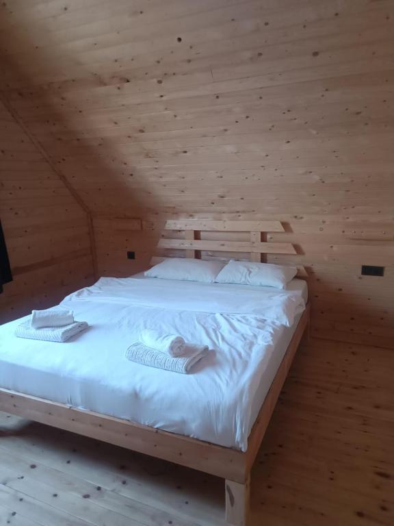 فضای داخلی Ahşap Norveç villaları در آنتالیا - تصویر ۳