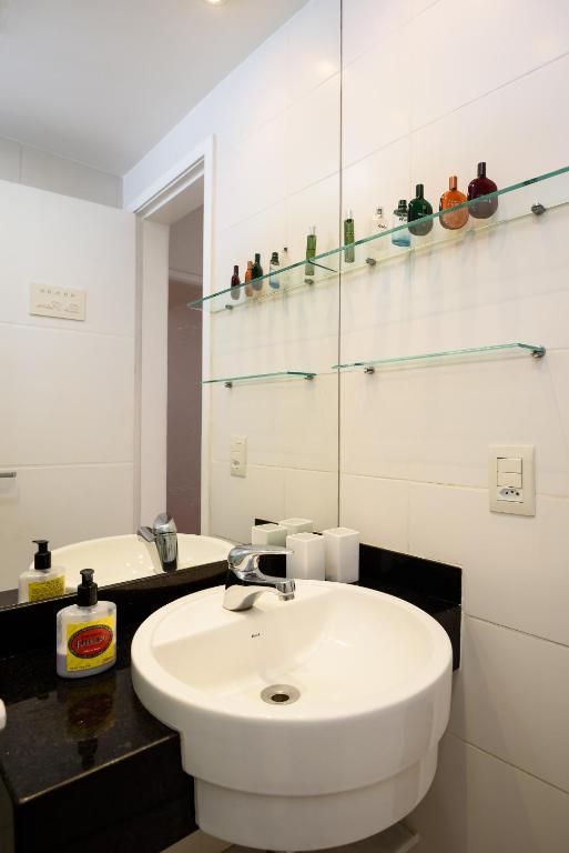  Copacabana Beach Amazing Lux 2 Bedroom Apartment