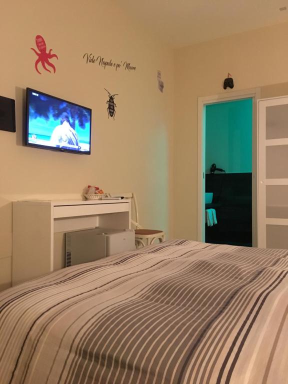 Morra's Home - Double Room With Extra Bed