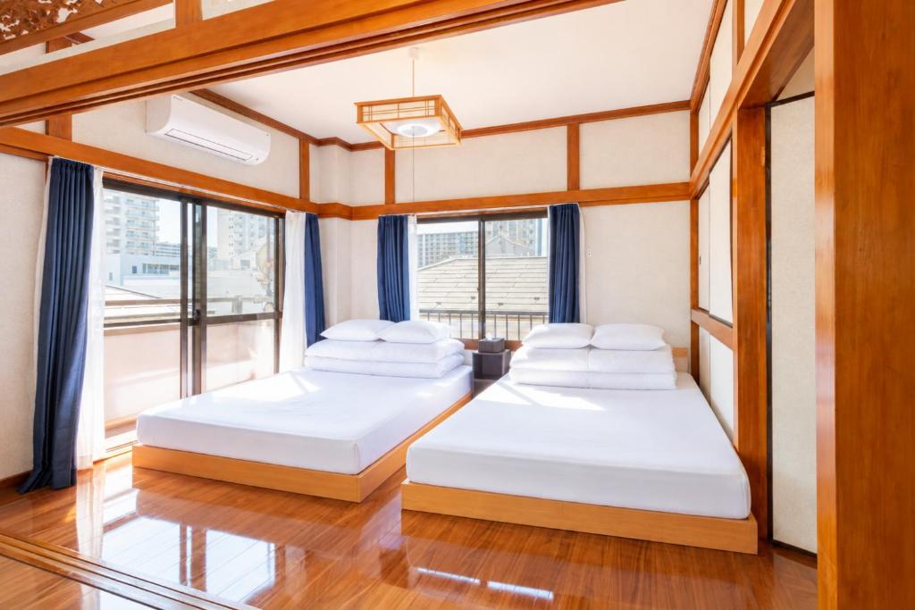 -Hirai- 10 minutes' walk from Hirai Station Direct service to Shinjuku and Akihabara 平井戸建