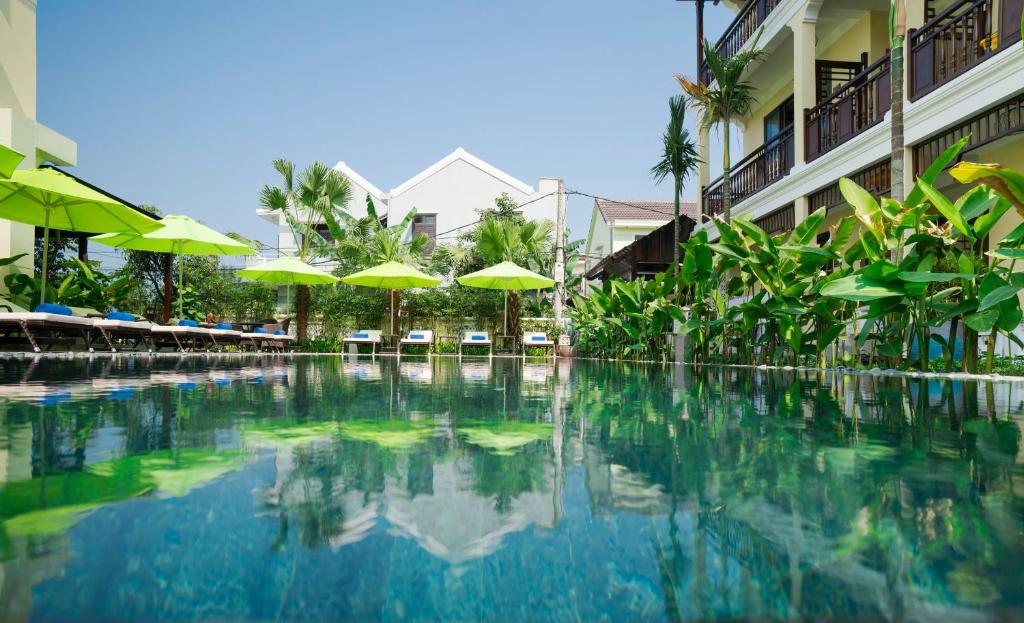 Bazén v ubytování Hoi An Field Boutique Resort & Spa nebo v jeho okolí