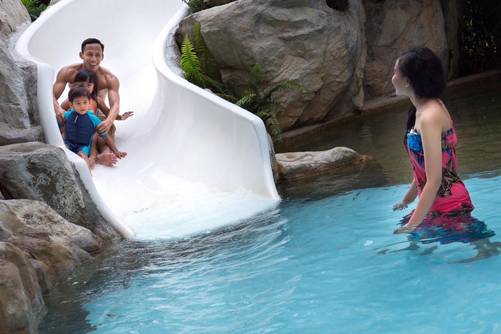 Bazén v ubytování Holiday Inn Resort Batam by IHG nebo v jeho okolí