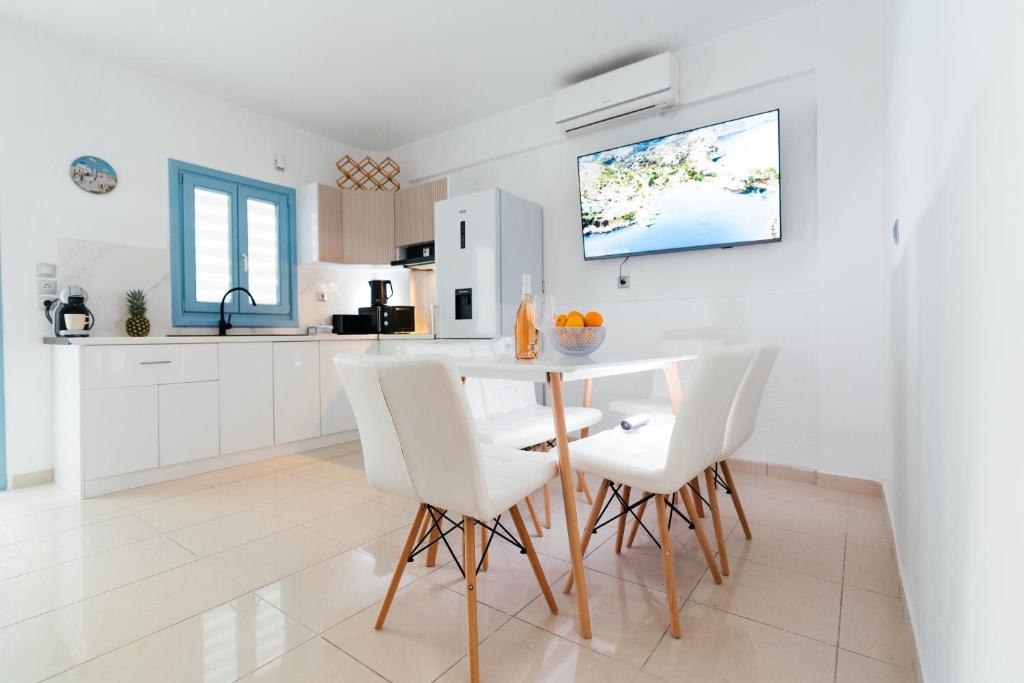 Fira Downtown Apartment