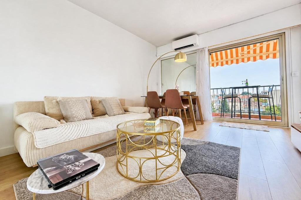 Cozy 1-bedroom with terrace in quiet residence