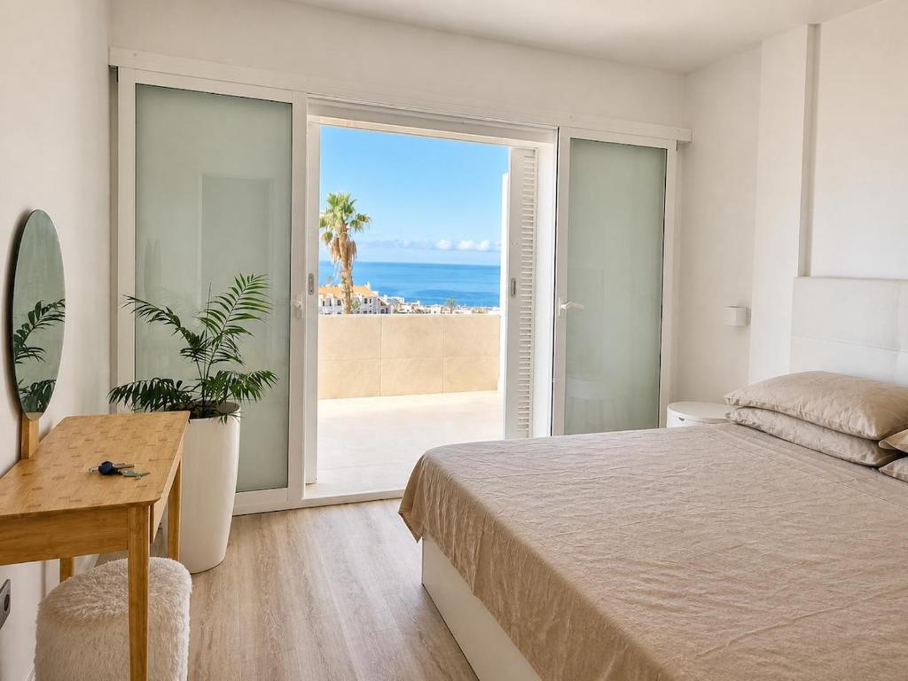 Ocean View, Bright & Modern apt, big terrace