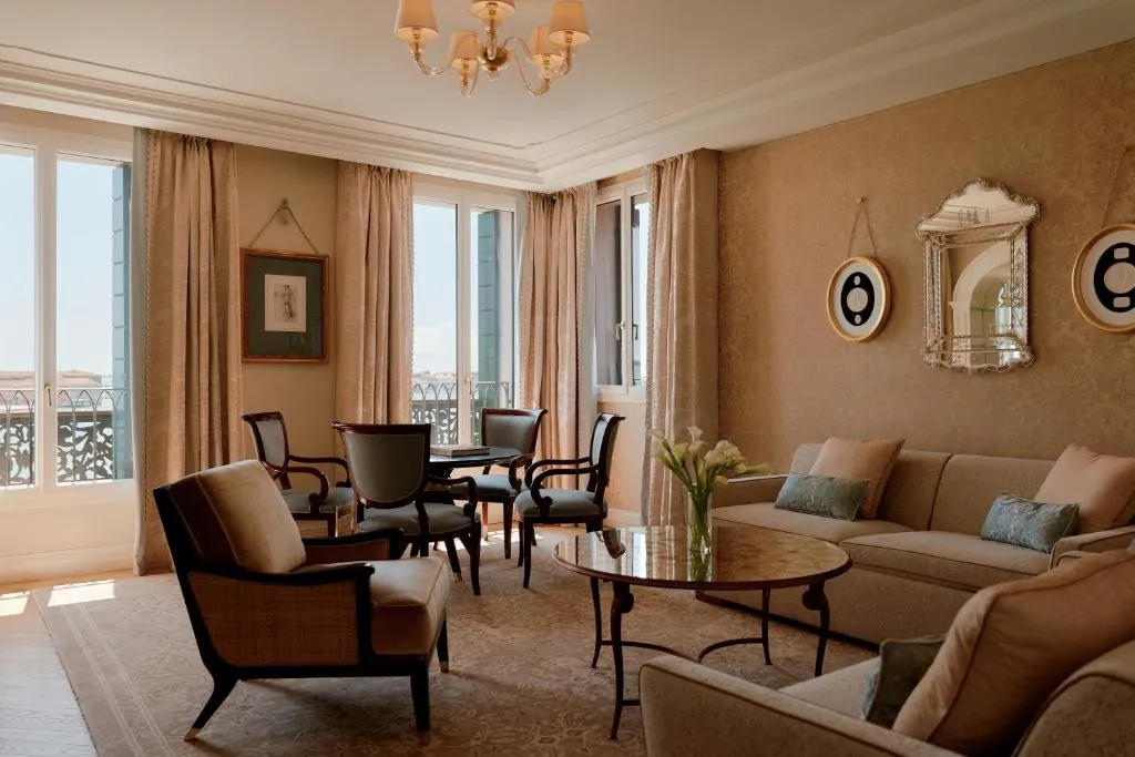 Grand Lagoon View Suite King