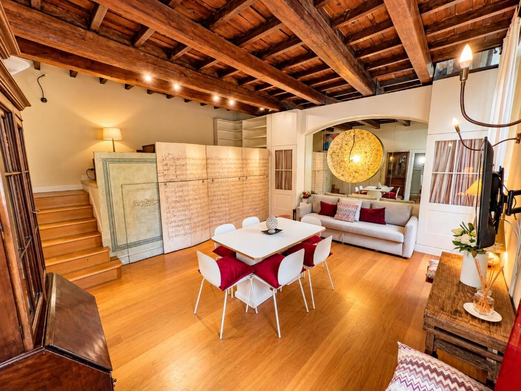 Roman Loft Steps from Piazza Navona IREX Apartment