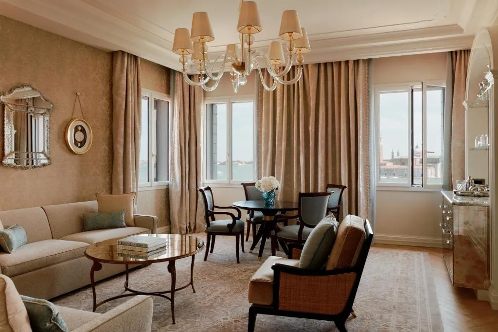 Four Seasons Lagoon View Suite