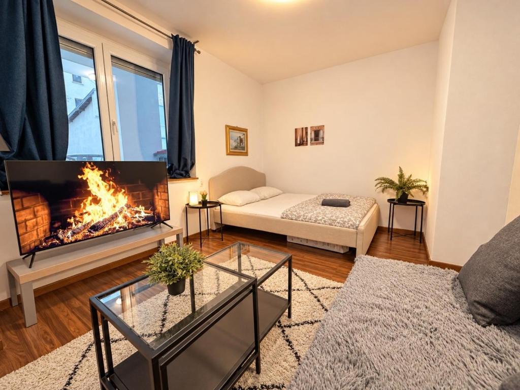 Warm 2BR ground-floor flat near U2 Taborstraße