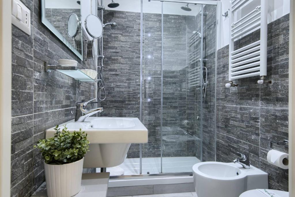 A bathroom at Vatican's Roof