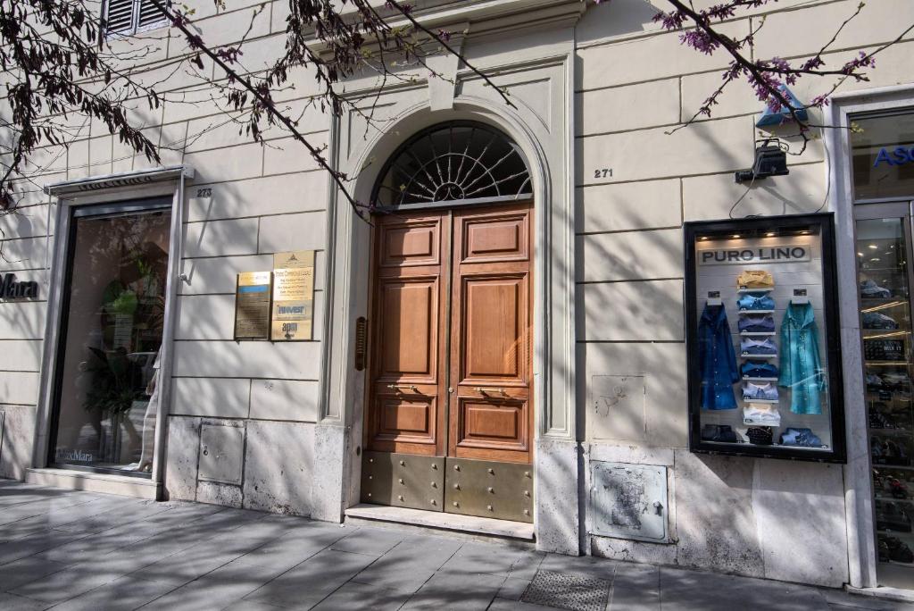The facade or entrance of Vatican's Roof