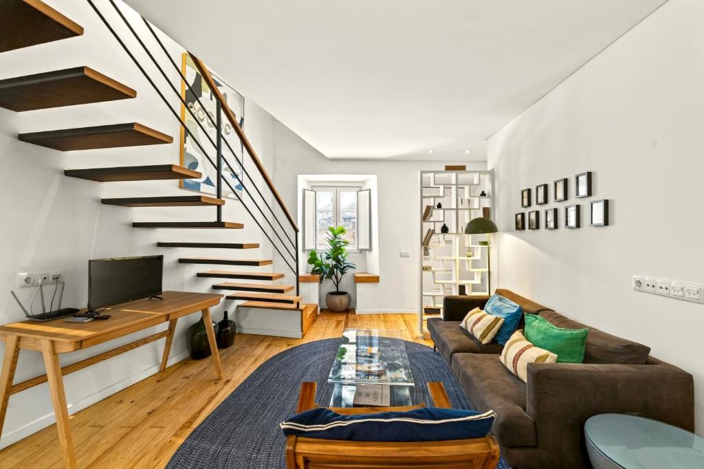 Your Home in Mouraria Castle and Music