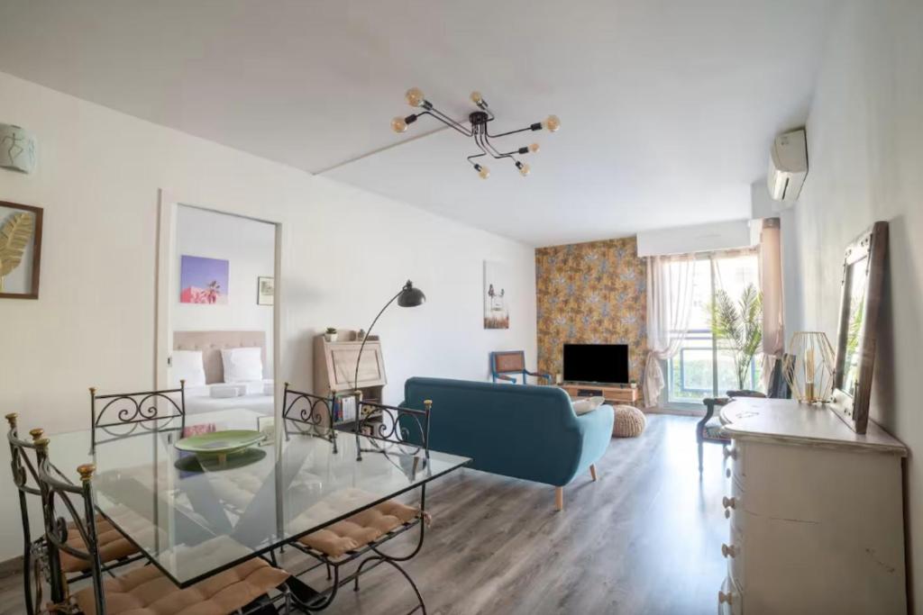 Modern apartment with terrace and parking