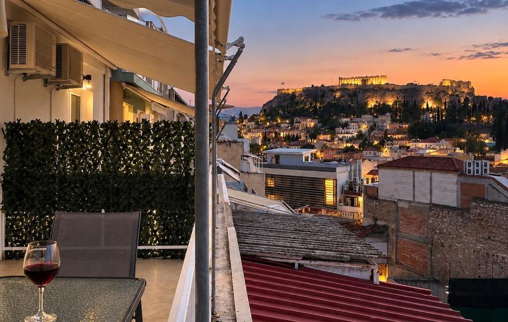 Iconic Acropolis View Loft - Up to 2 Guests by ΜΡS