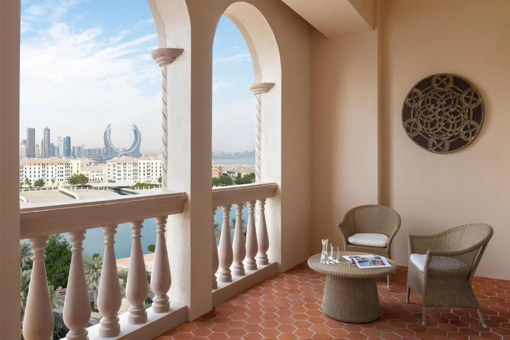 Deluxe Pearl View Room King
