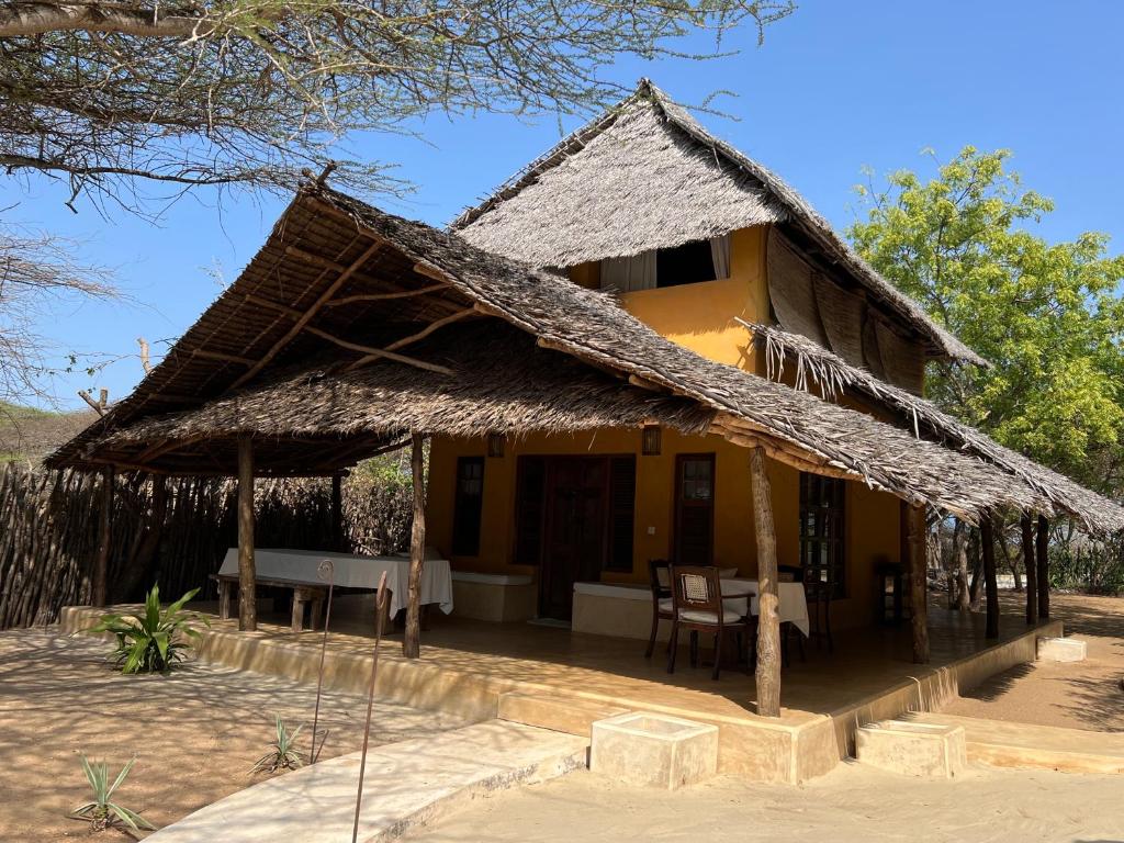 Mangrove House guesthouse on Manda Island
