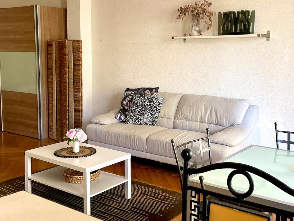 Apartment with balcony-6 minutes from the railway