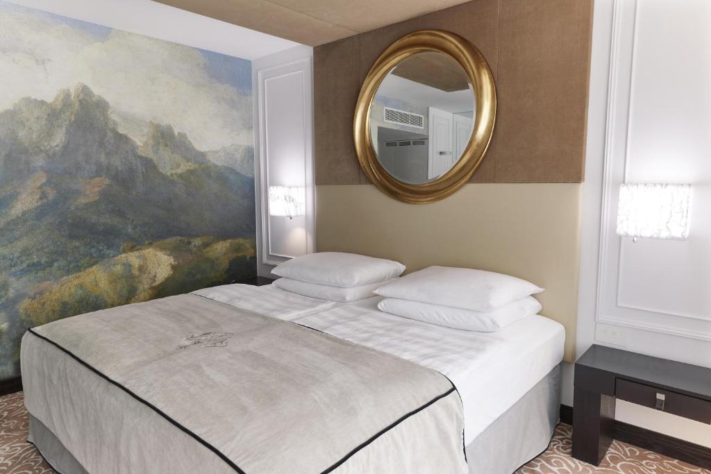 Premier Room	