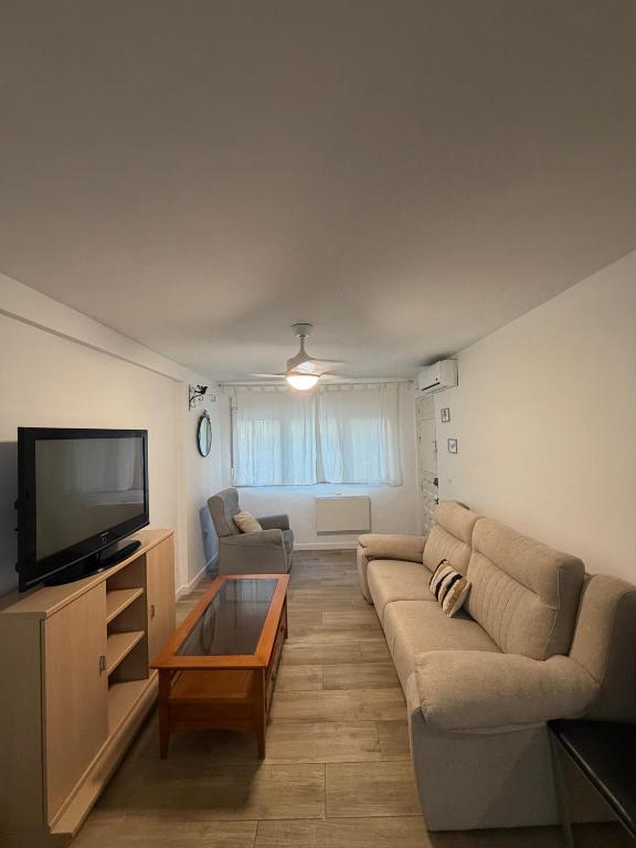 MalagaOnBeach 3 - Huelin - a 5 min de la playa y del centro - Two bedrooms - up to 4 people