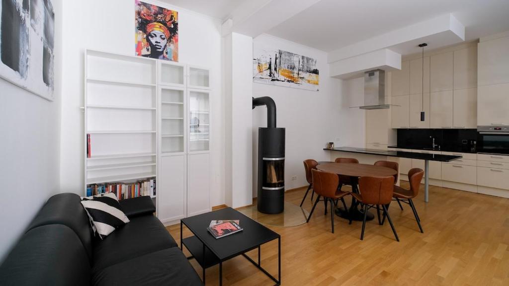 Spacious design apartment with balcony & fireplace