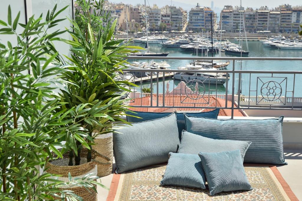 PJ Zeas Crown Penthouse
