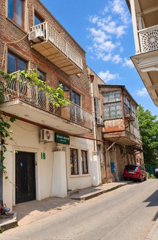 Six Rooms Tbilisi در تفلیس