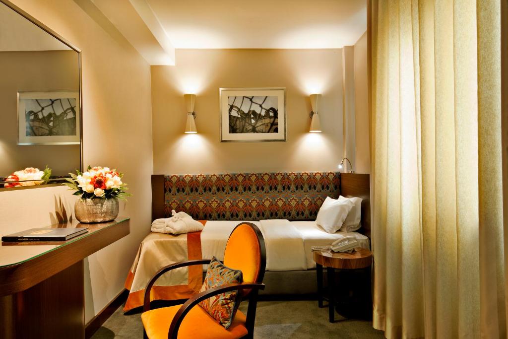 Lisboa Carmo Hotel - 18