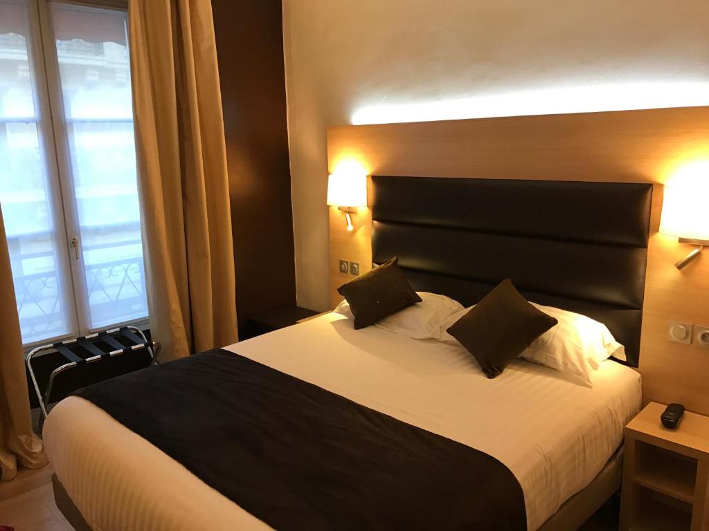 Unic Renoir Saint Germain - Resim 29