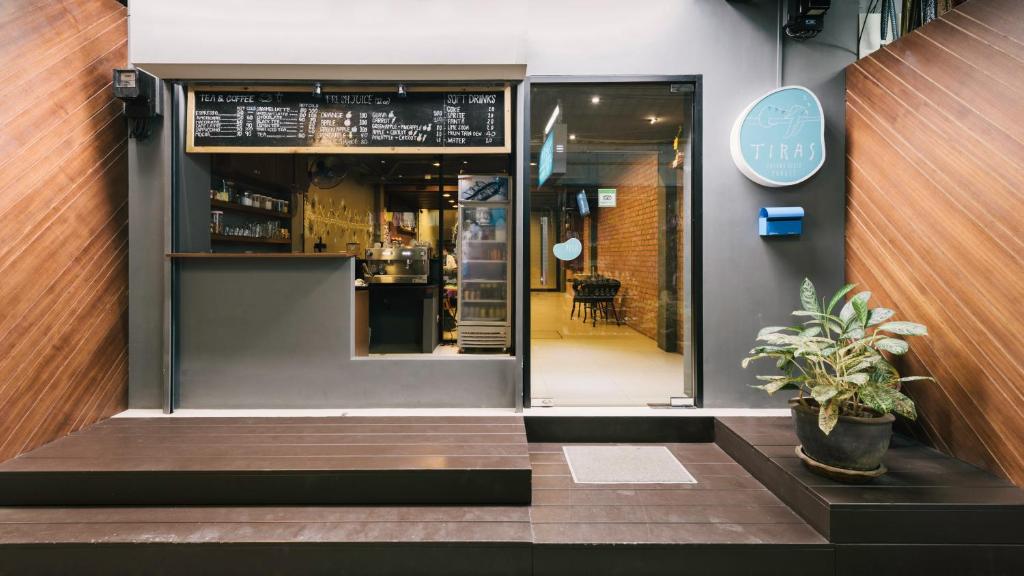 TIRAS Patong Beach Hotel - Resim 8