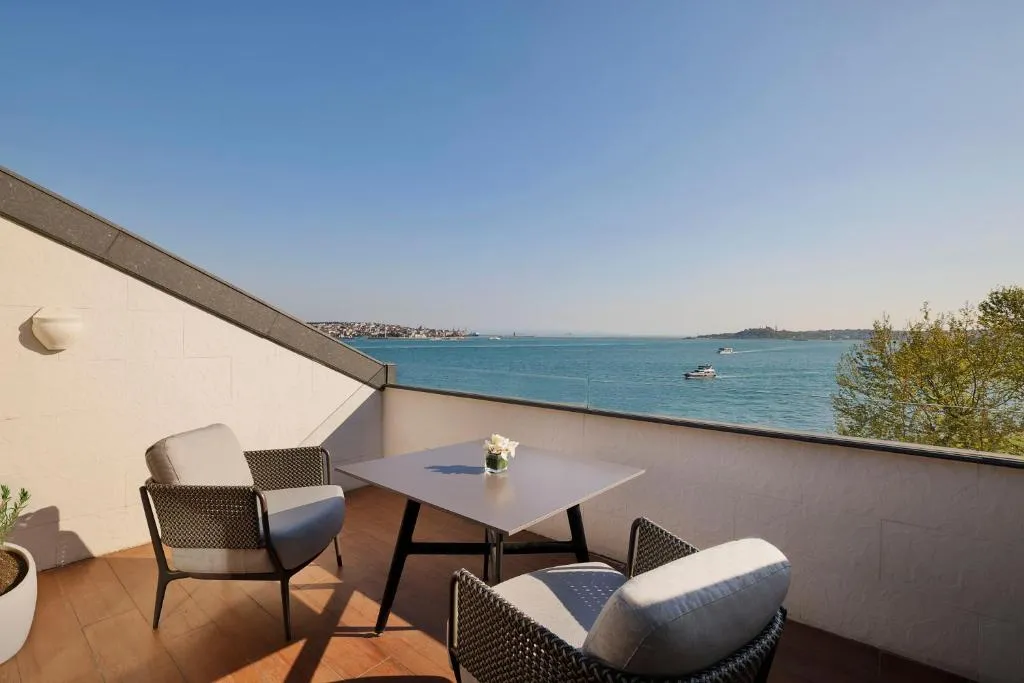 Horizon Terrace Bosphorus Room with exclusive Horizon privileges