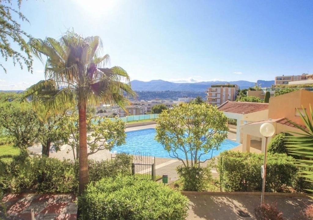 Le Cocon, studio 3etoiles, vue mer, piscine, Nice Ouest