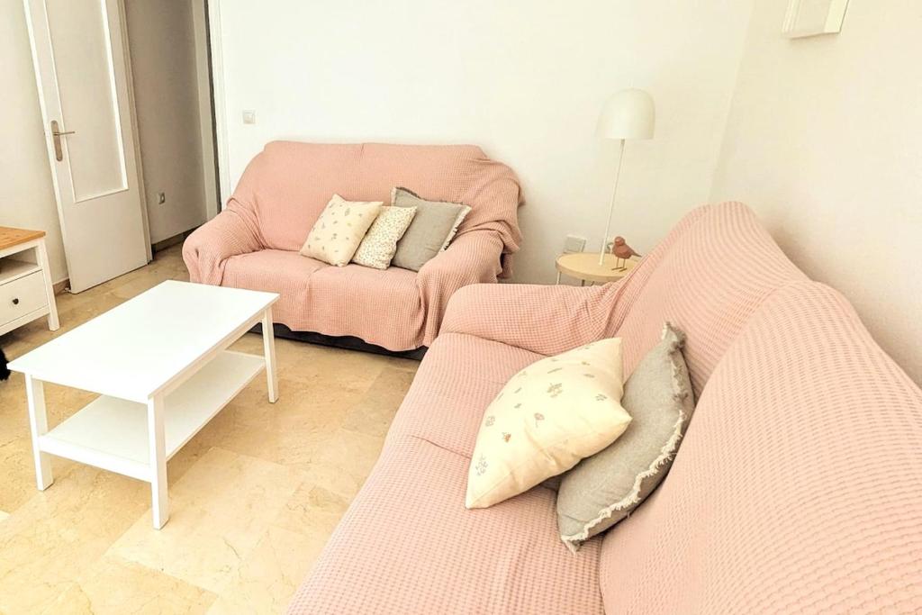 Centrally located 600 m from the sea