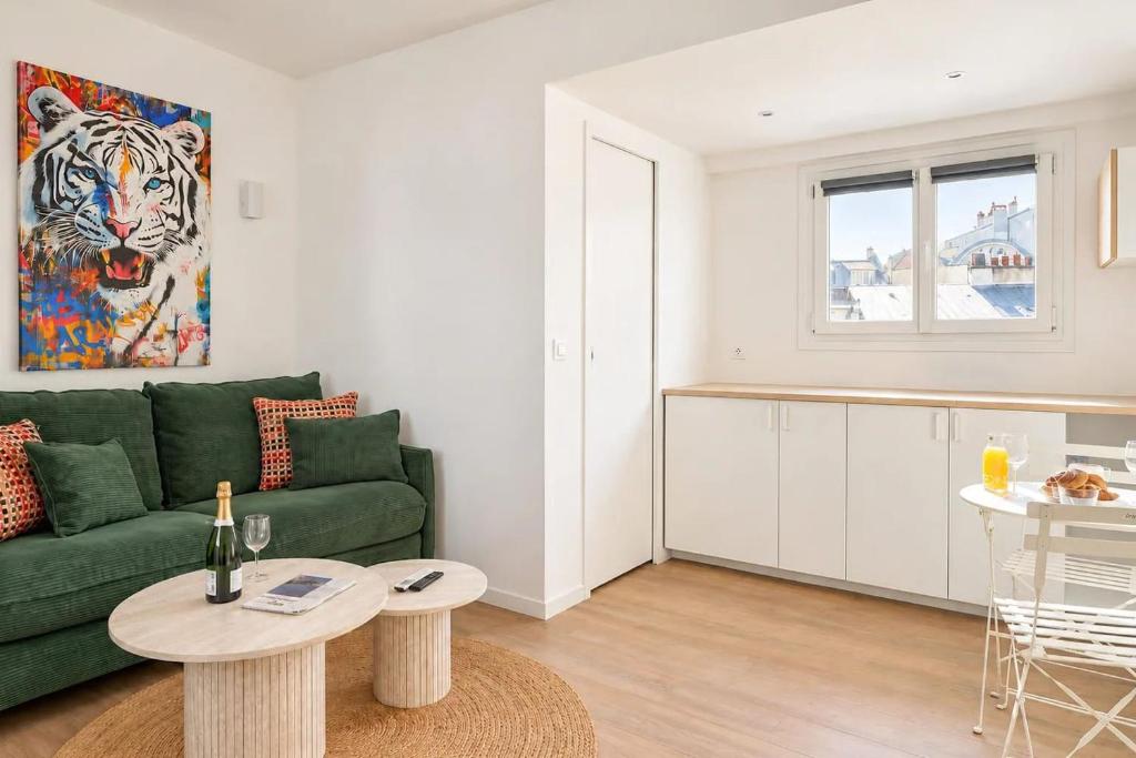 372 - Charming Parisian Space - Bastille