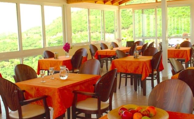 Restaurace v ubytování Hotel Agia Paraskevi