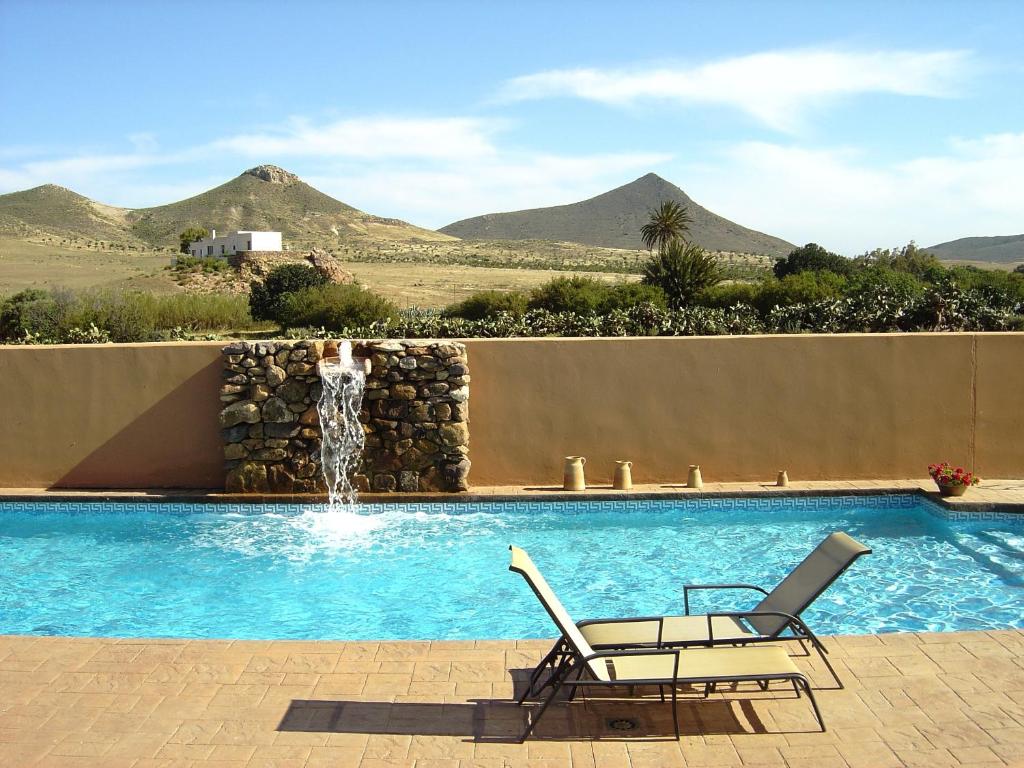 Swimmingpoolen hos eller tæt på Hotel de Naturaleza Rodalquilar & Spa Cabo de Gata