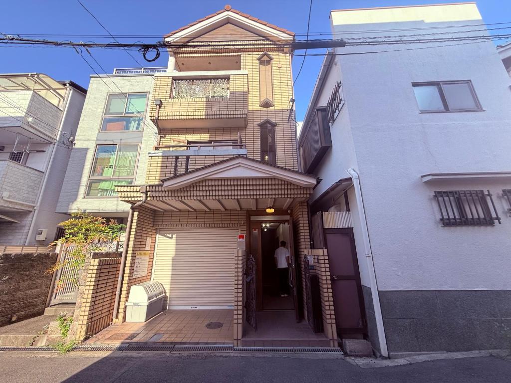大阪日式三层独栋一户建 地铁玉出站徒步2分钟