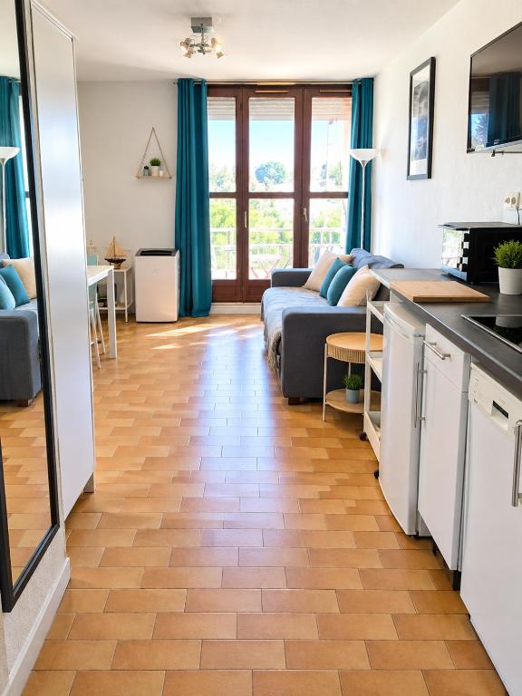 Apt 2 pers, clim, wifi, parking, lave linge, prox plages